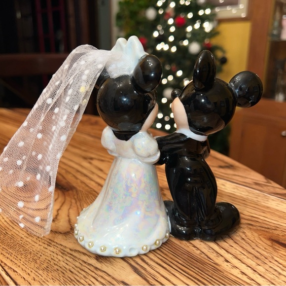 Disney Mickey and Minnie Wedding Cake Topper with Black and White Attire - Picture 2 of 8